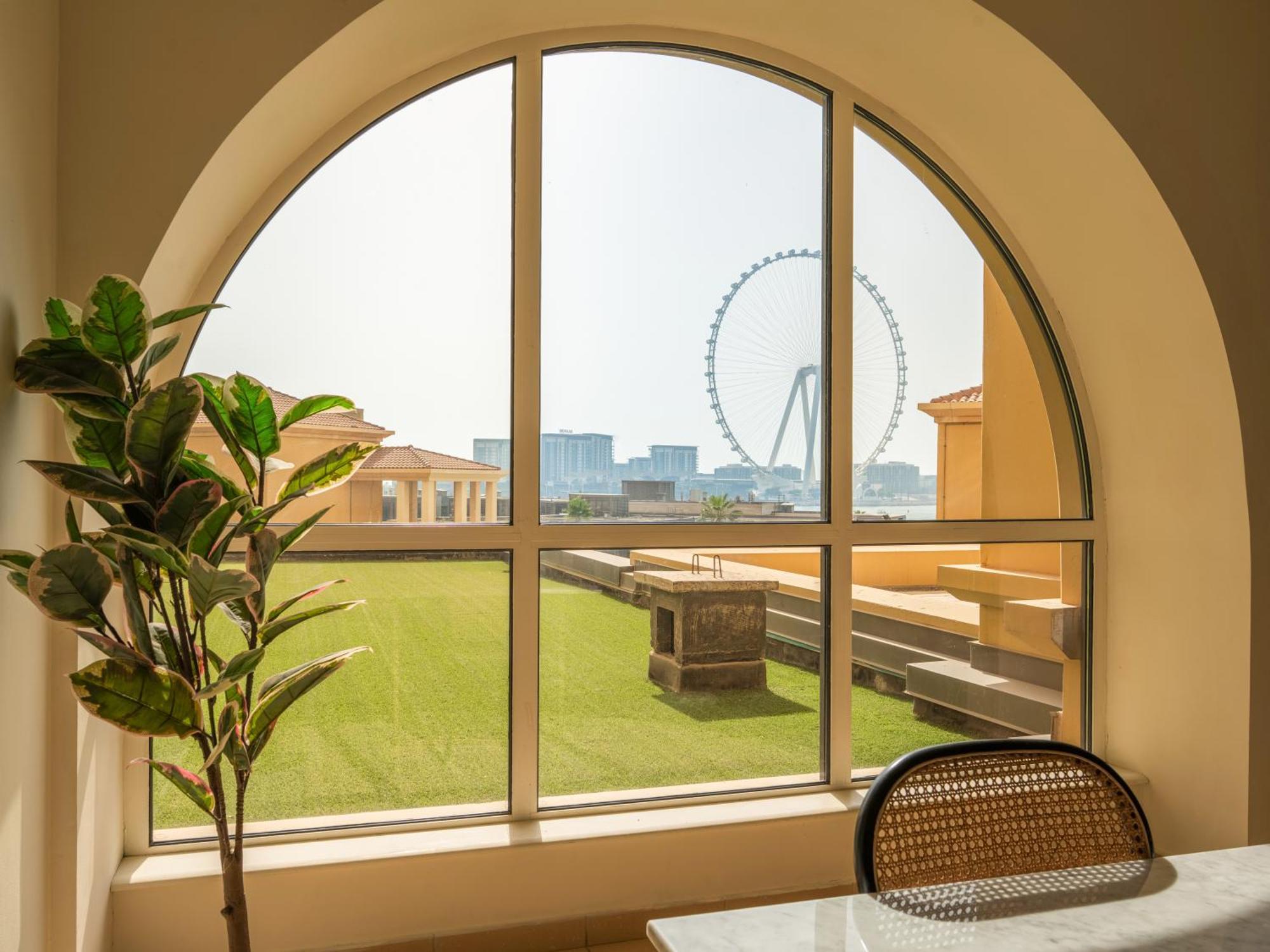 Apartment 5-bed, Beachfront Very Spacious Entire In Jbr
