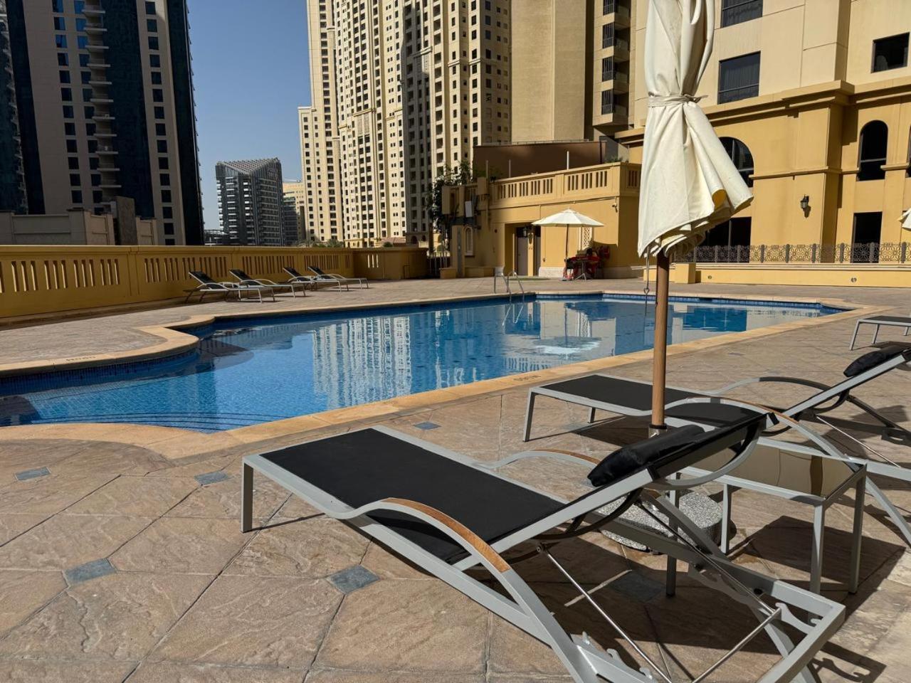 5-bed, Beachfront Very Spacious Entire In Jbr Apartment