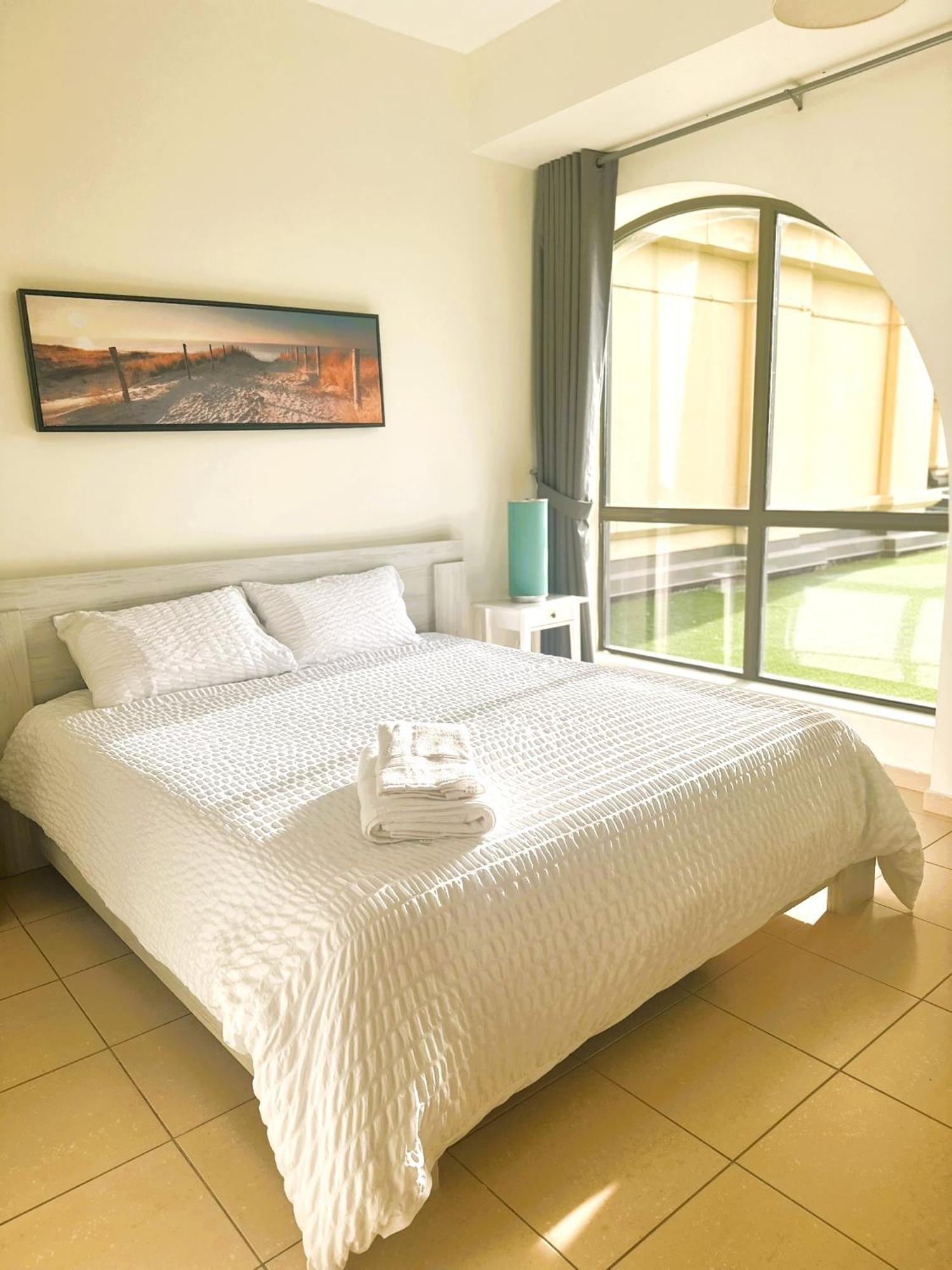 5-bed, Beachfront Very Spacious Entire In Jbr * Dubai
