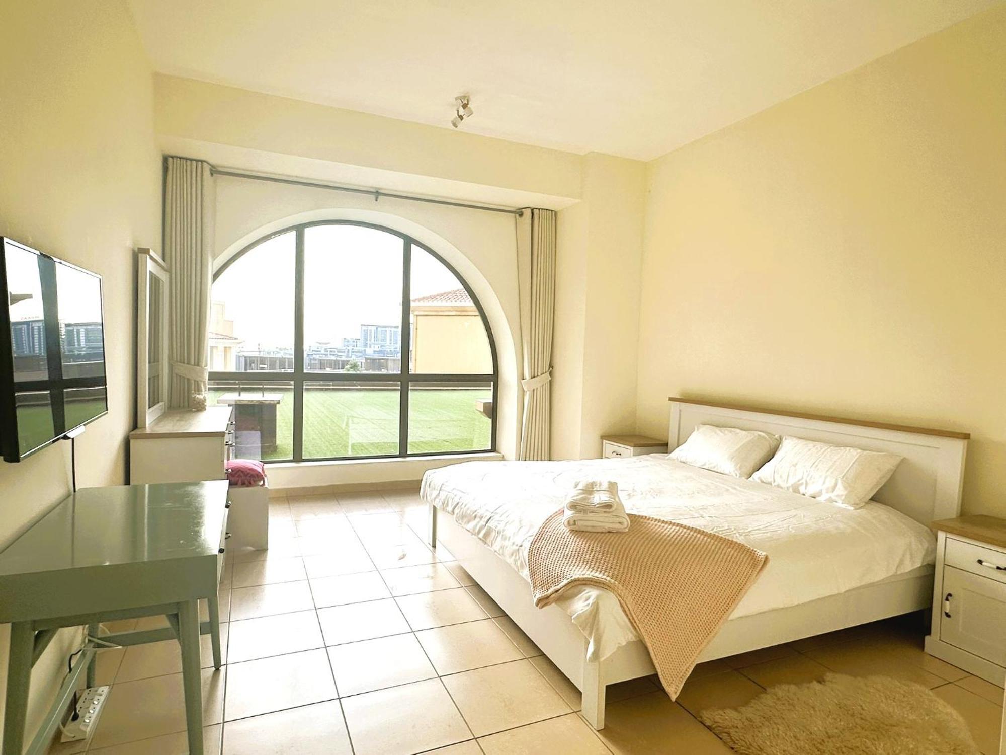 5-bed, Beachfront Very Spacious Entire In Jbr Dubai